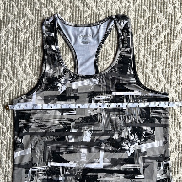Reebok Patterned Racerback Workout Tank Top - Picture 4 of 5